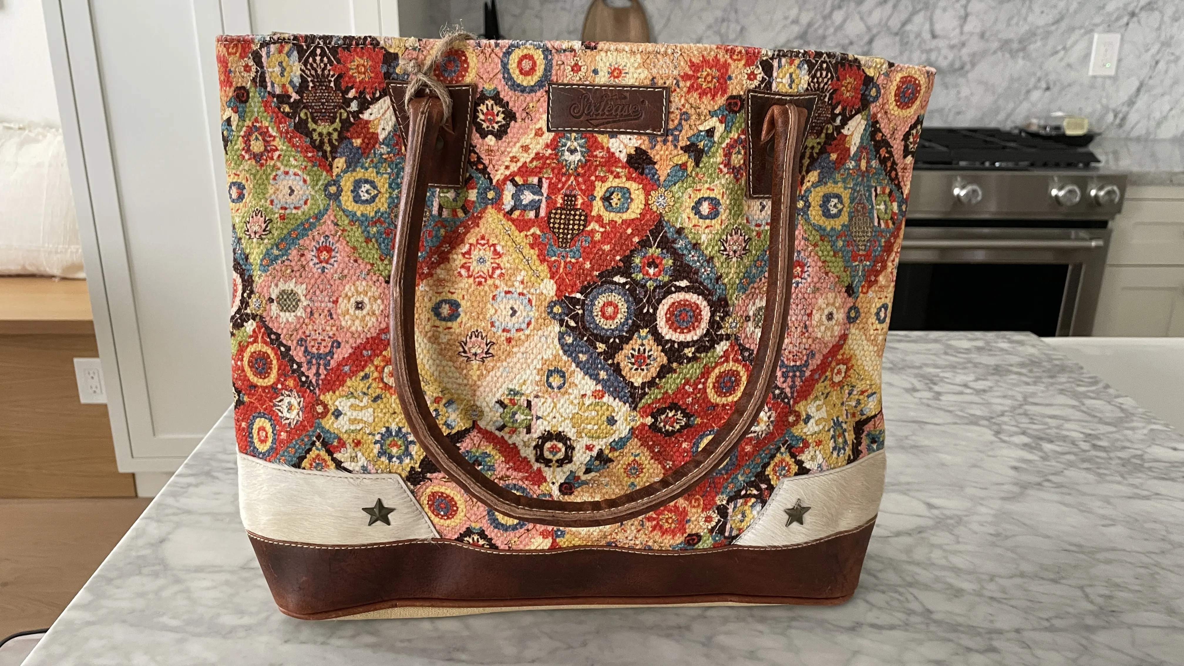 Gift Guide: The Sixtease Tote Bag – Fashionable, Functional, and Sustainable