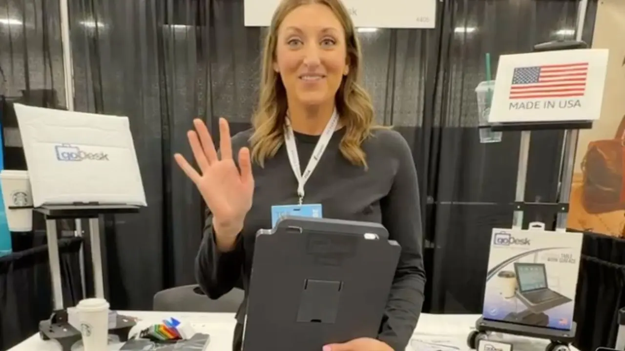 Product Spotlight: GoDesk Luggage Accessory